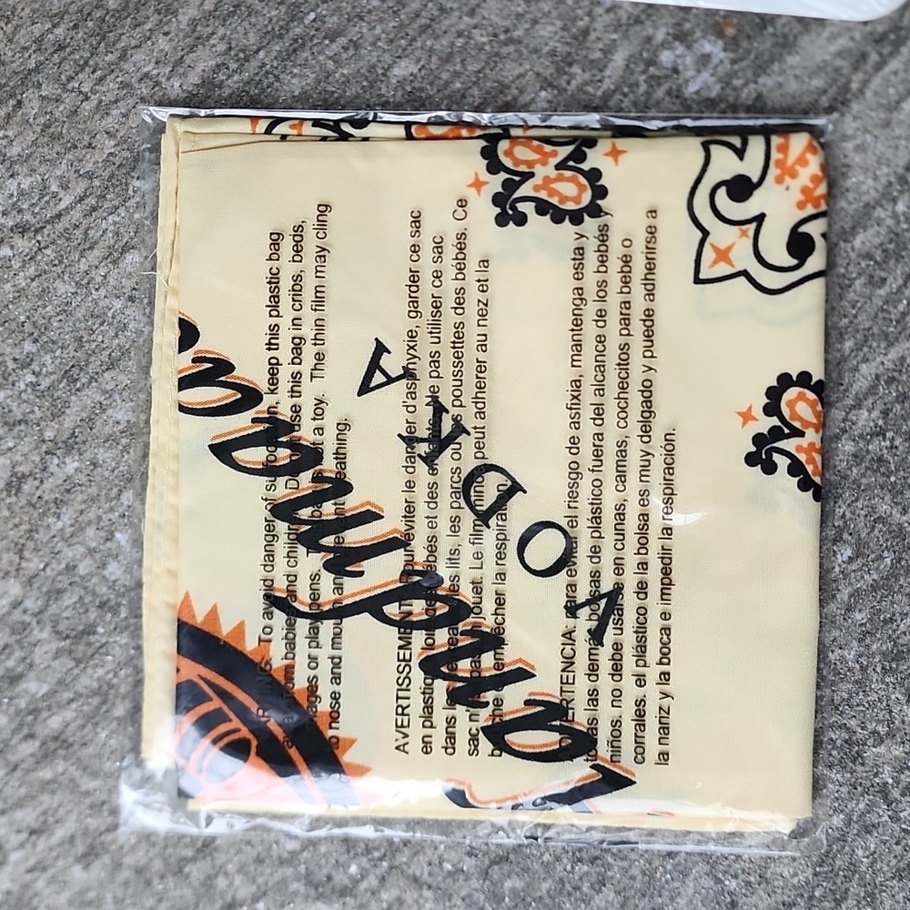 Tito's Sign & Bandana - Picture 7 of 8